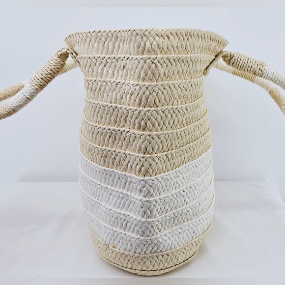 Like New Altru 100% Paper Straw Tote Bag - Picture 3 of 16